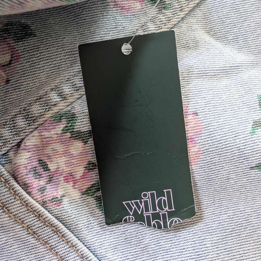Wild Fable Light Wash Denim Floral Crop Top S - Picture 7 of 7